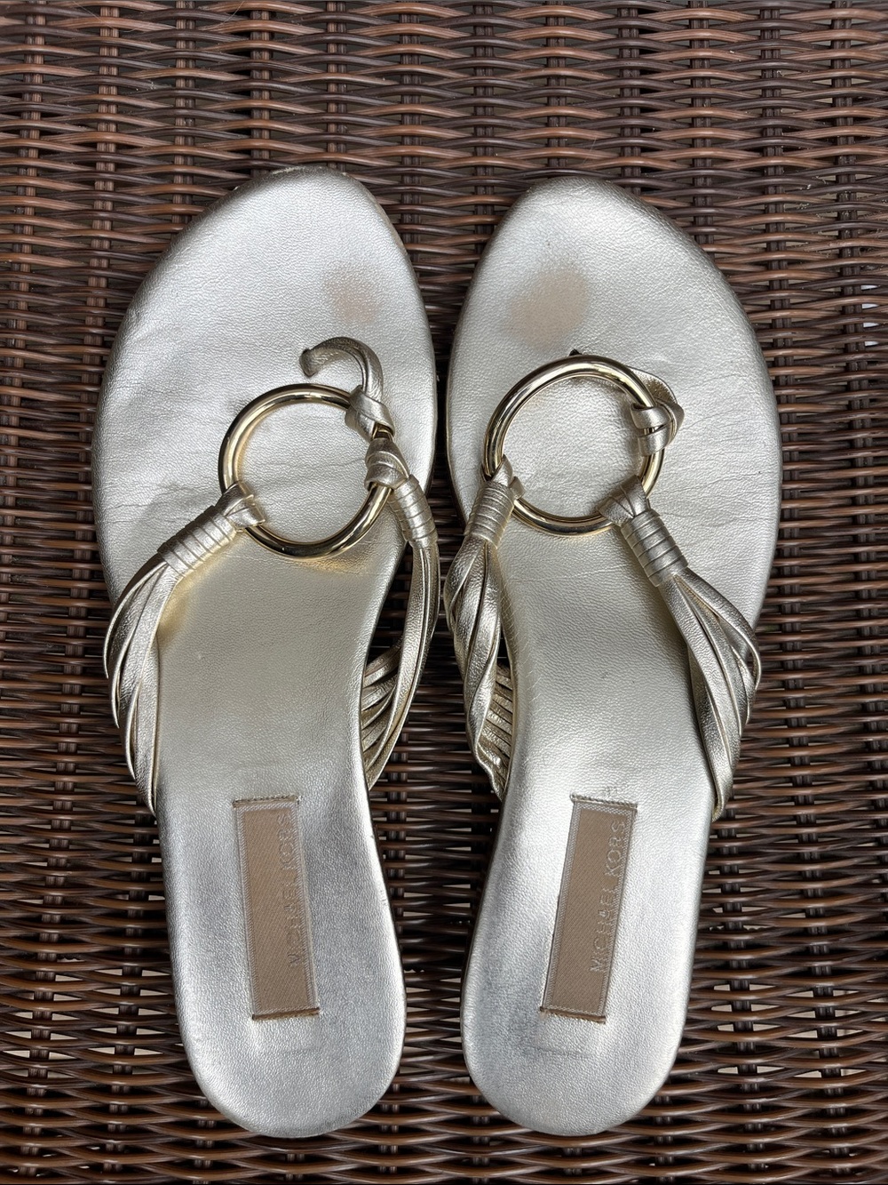 Michael Kors Gold Leather Sandal Between the Toes Womens Size 8 Made in Italy